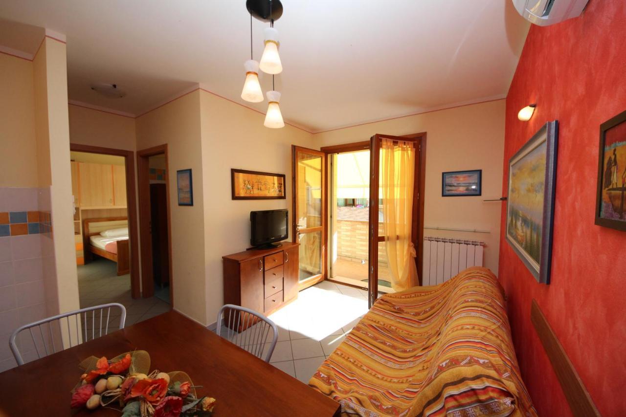 Residence Sole E Mare Appartamenti Rosolina Mare Exterior photo